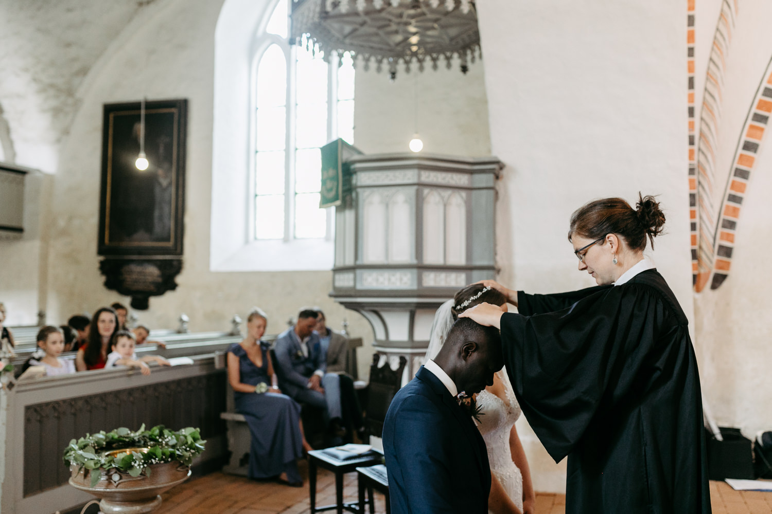 Hochzeit mit Taufe Deutsch-Ruandanische Hochzeit Rostock Hochzeitsfotograf Ostsee